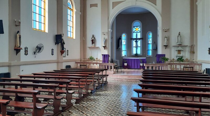 Acerca de la misa del sábado 03 de junio de 2023, vista del interior de la Parroquia.