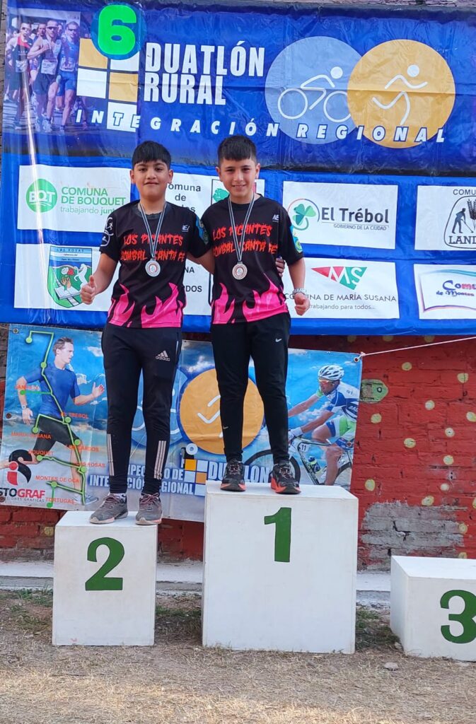 Los dos Gonzalez más pequeños, en la 4ta Fecha del Duatlón Rural.