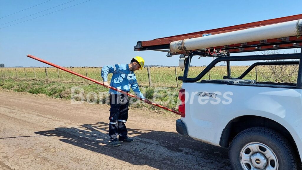 Eugenio Giorgio con uniforme de EPE, en la zona rural de Bombal.