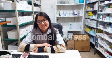 Carolina en la Farmacia del SAMCo Bombal.