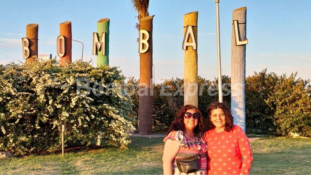 Graciela y Catalina, de Bombal, en el Bosque del Centenario.