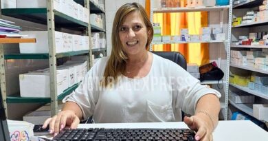 Sonriente Daniela Bono, jefa de farmacia en el SAMCo Bombal.