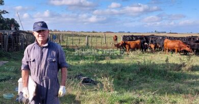 Miguel Uriarte, veterinario que trabaja en campos de la zona de Bombal.