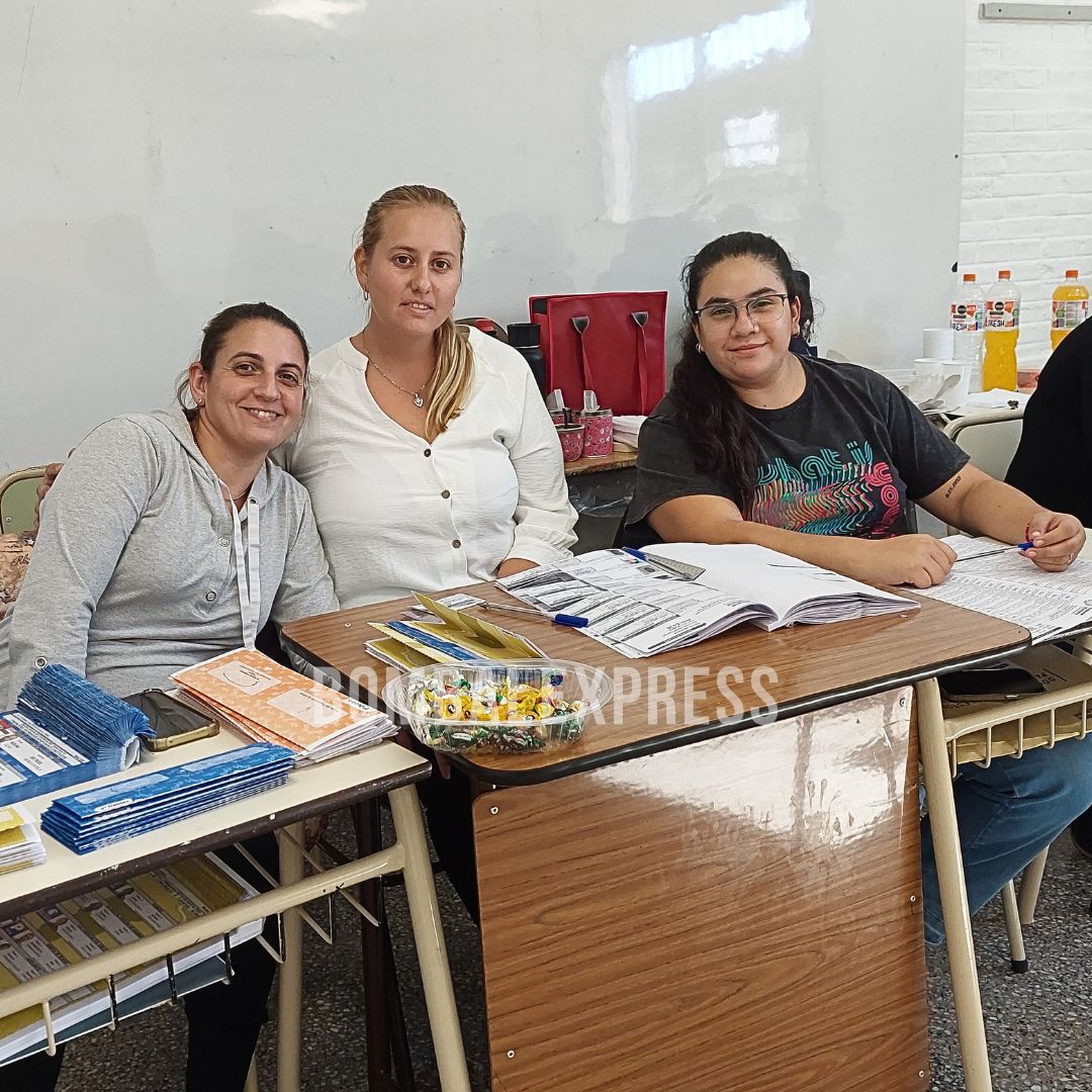 Durante la votación, antes del resultado de las PASO 2025 en Bombal.