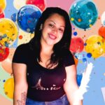 Foto con fondo de globos, por el cumpleaños de Karen Espíndola.