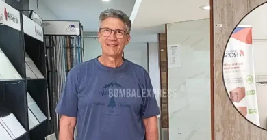 Edgardo en Lonac Materiales, el local del emprendimiento familiar.